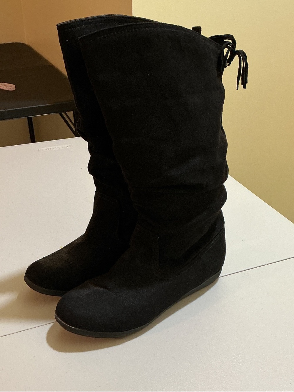 Arizona Jean Company Black Suede Slouchy Mid-Calf Boots with Tassel
